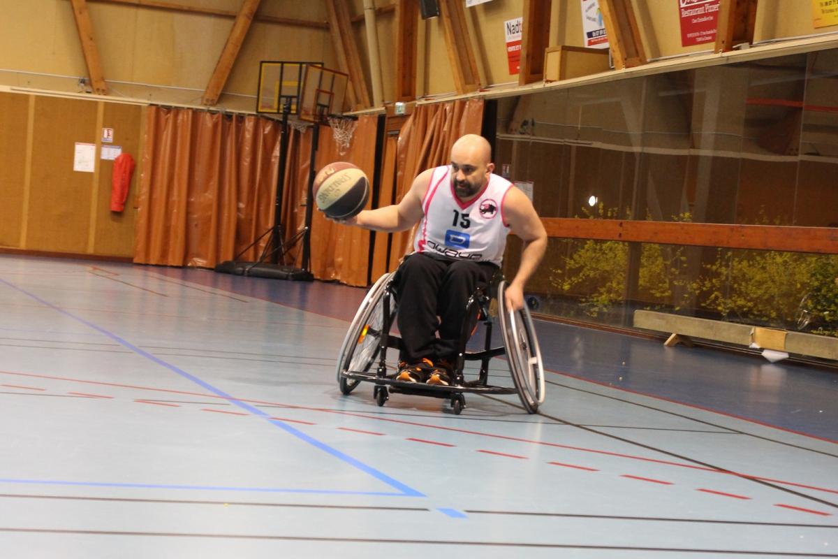 Premier entraînement à 10 pour la section basket fauteuil