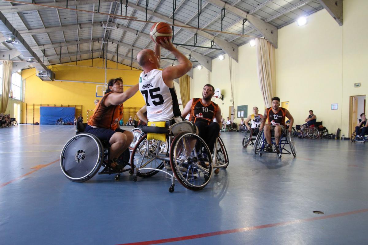 La section Basket Fauteuil finit la saison en tournoi à Nevers