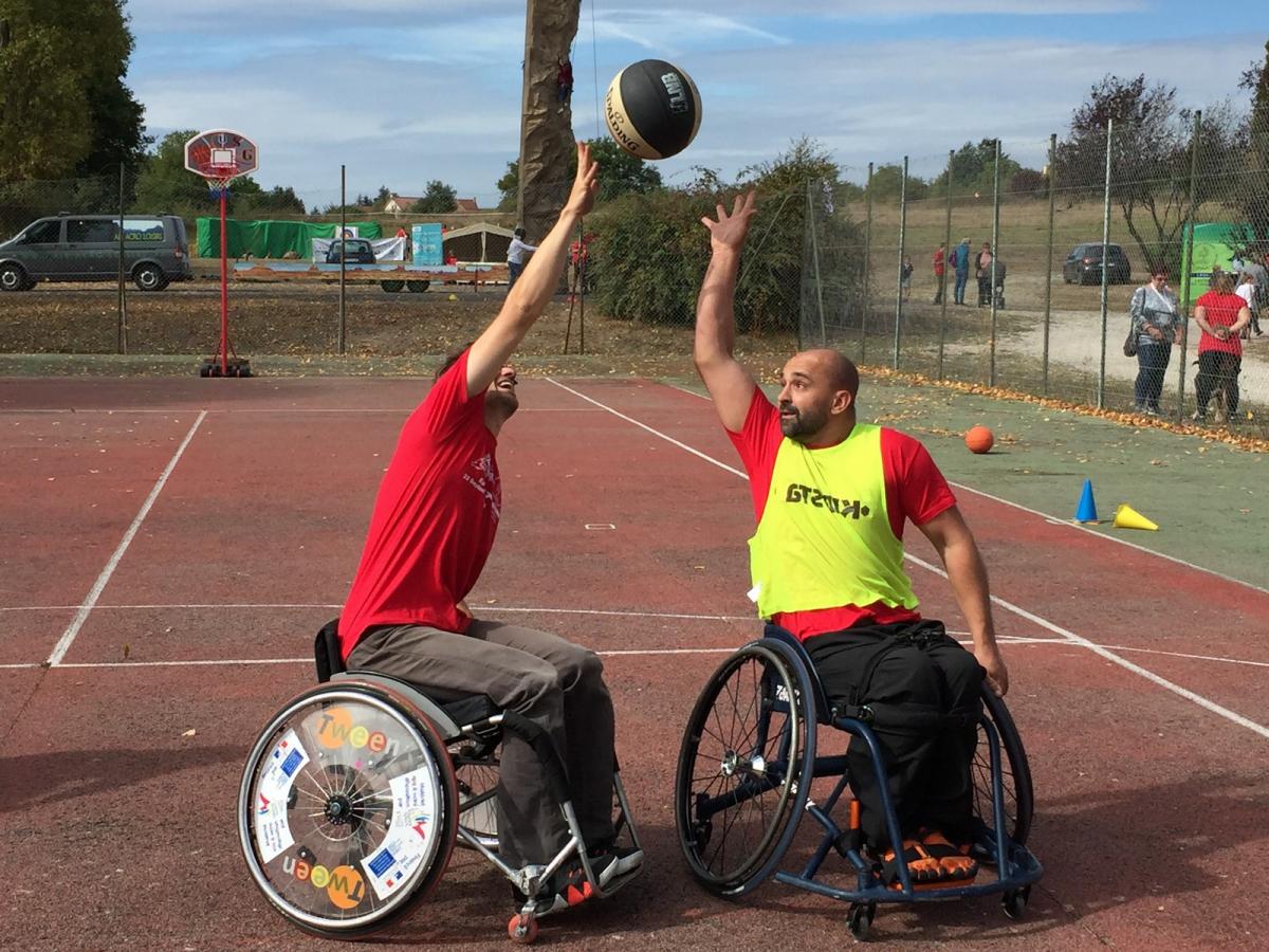 Fête du Sport à Epinac pour la section Basket Fauteuil