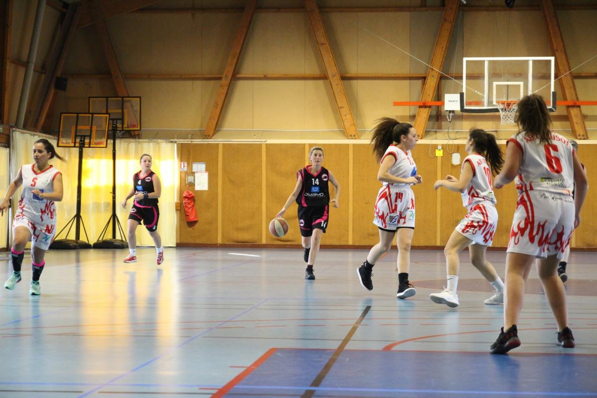 Les Seniors F continuent en coupe Laforêt