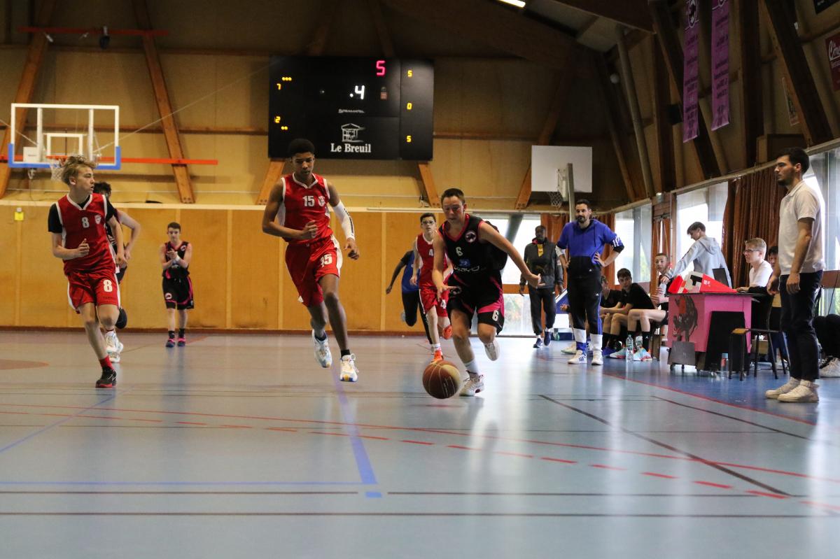 En coupe, les U15 M et les Seniors M continuent leurs aventures, en se défaisant de l'Elan Chalon