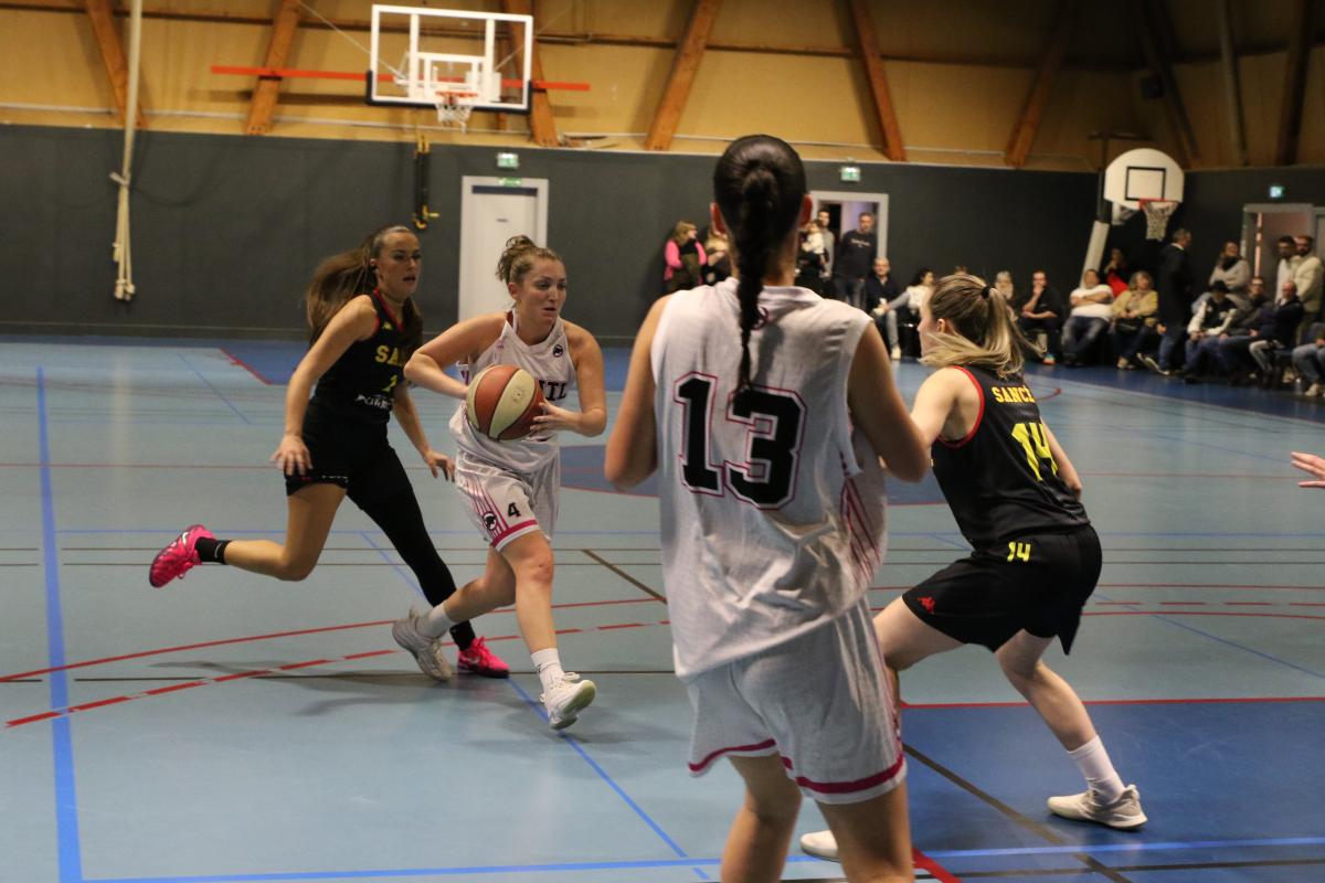 Victoire avec la manière des Seniors F face aux leaders du championnat 